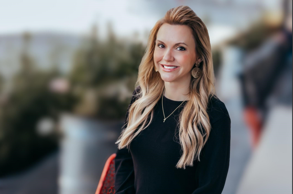 Linda Roche About | J Marc Lewis and Associates